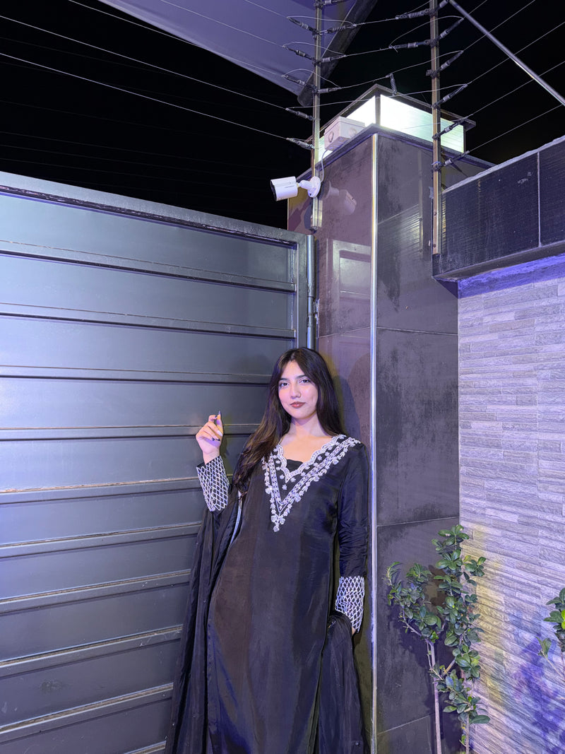 Black Pearl - 3 Piece Embellished Suit